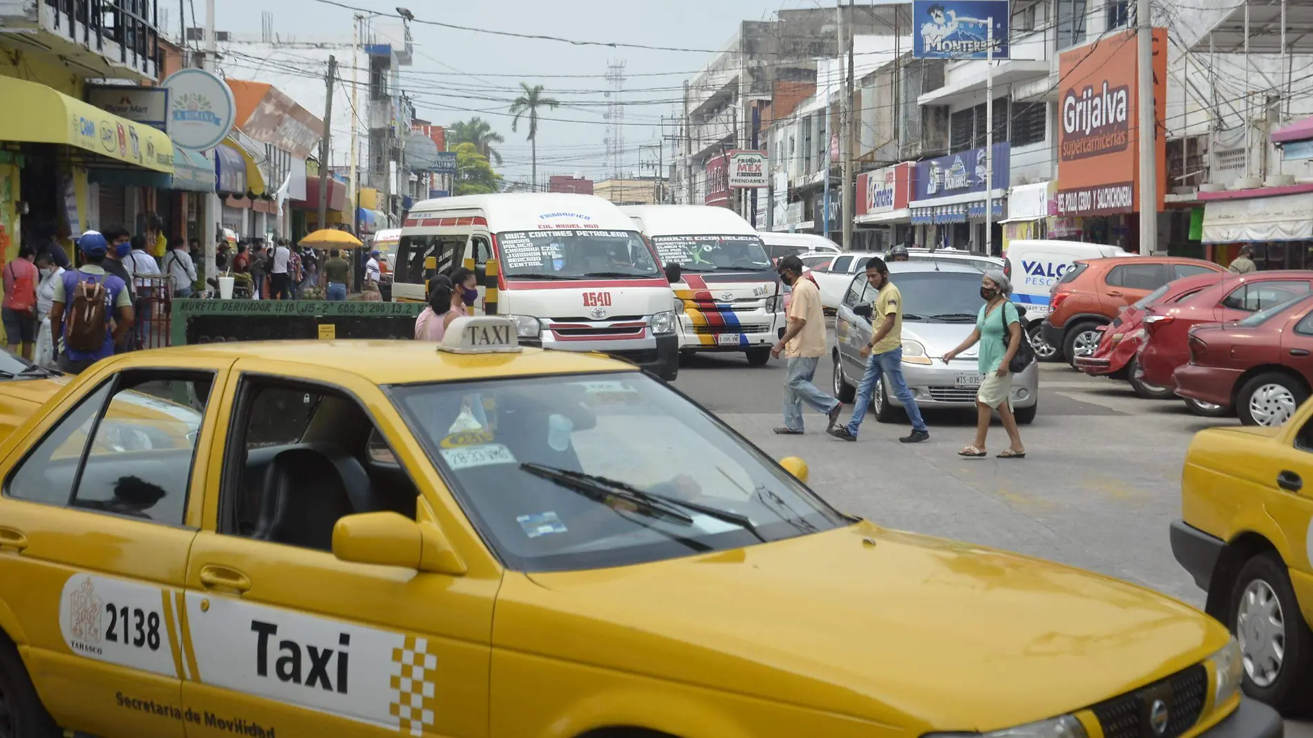 SIGUE LA MOVILIDAD DE GENTE EN LA CALLE-JCH14